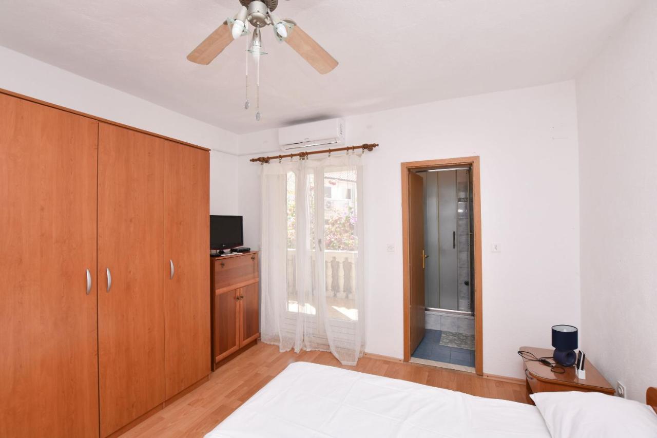 Apartments And Rooms Jakov Primošten Екстериор снимка
