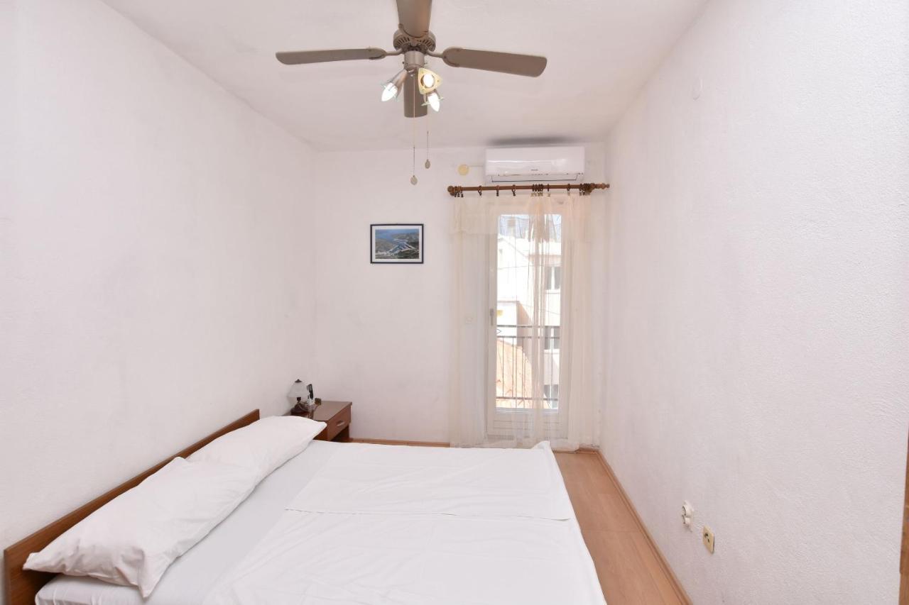 Apartments And Rooms Jakov Primošten Екстериор снимка