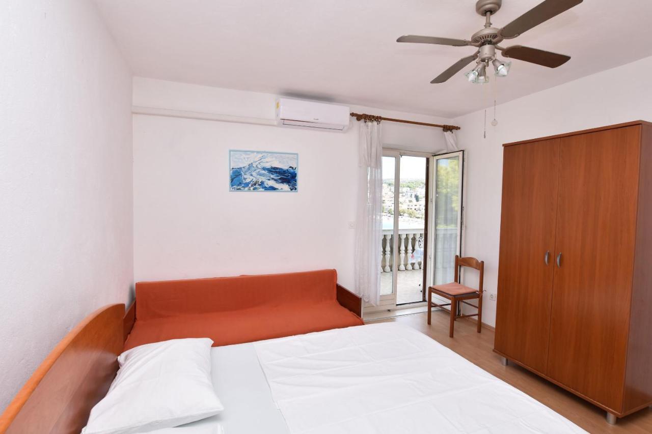 Apartments And Rooms Jakov Primošten Екстериор снимка