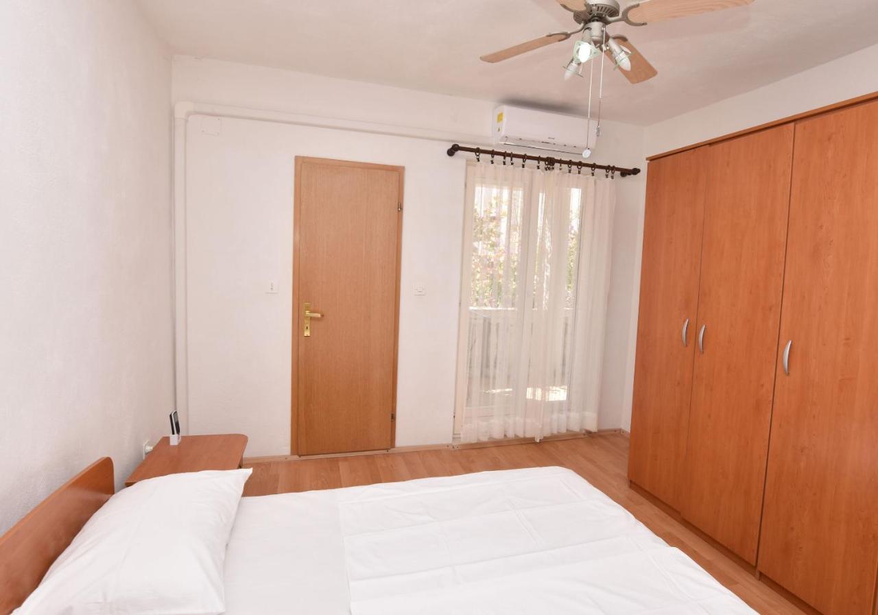 Apartments And Rooms Jakov Primošten Екстериор снимка