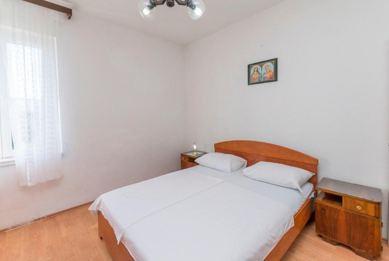 Apartments And Rooms Jakov Primošten Екстериор снимка