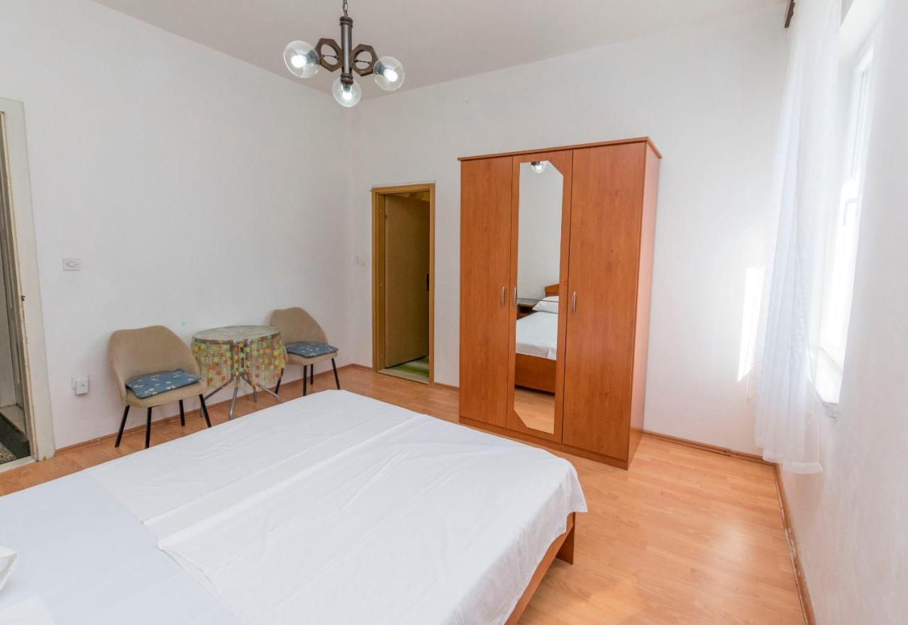 Apartments And Rooms Jakov Primošten Екстериор снимка