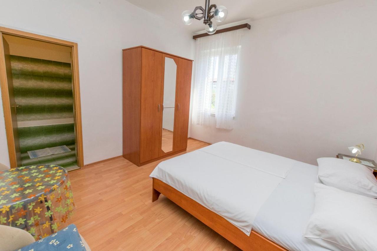 Apartments And Rooms Jakov Primošten Екстериор снимка