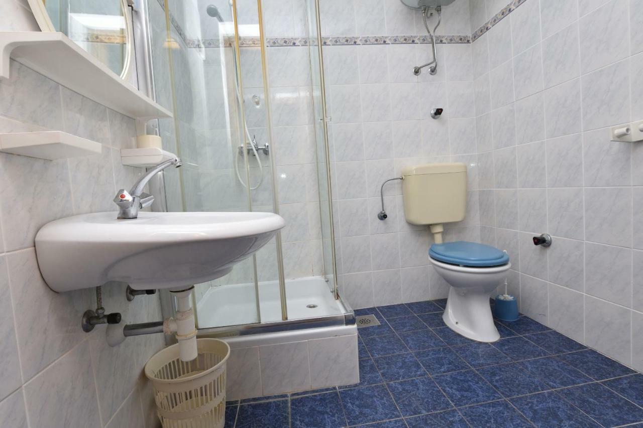 Apartments And Rooms Jakov Primošten Екстериор снимка
