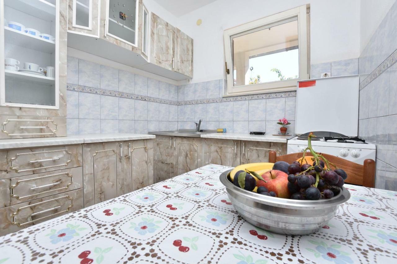 Apartments And Rooms Jakov Primošten Екстериор снимка