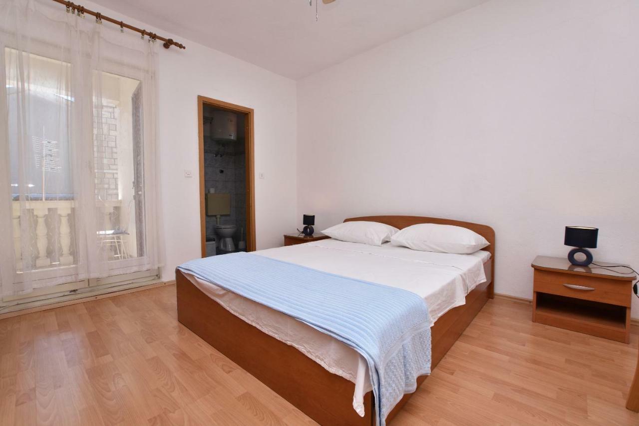 Apartments And Rooms Jakov Primošten Екстериор снимка
